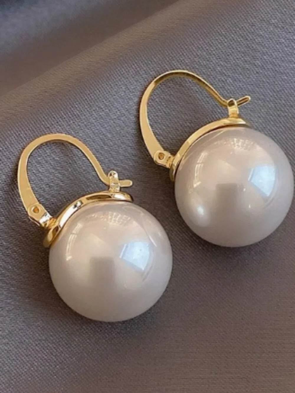Classic Big Round Pearl Gold Tone Lever Drop Earrings Wedding Bridal Costume Jew